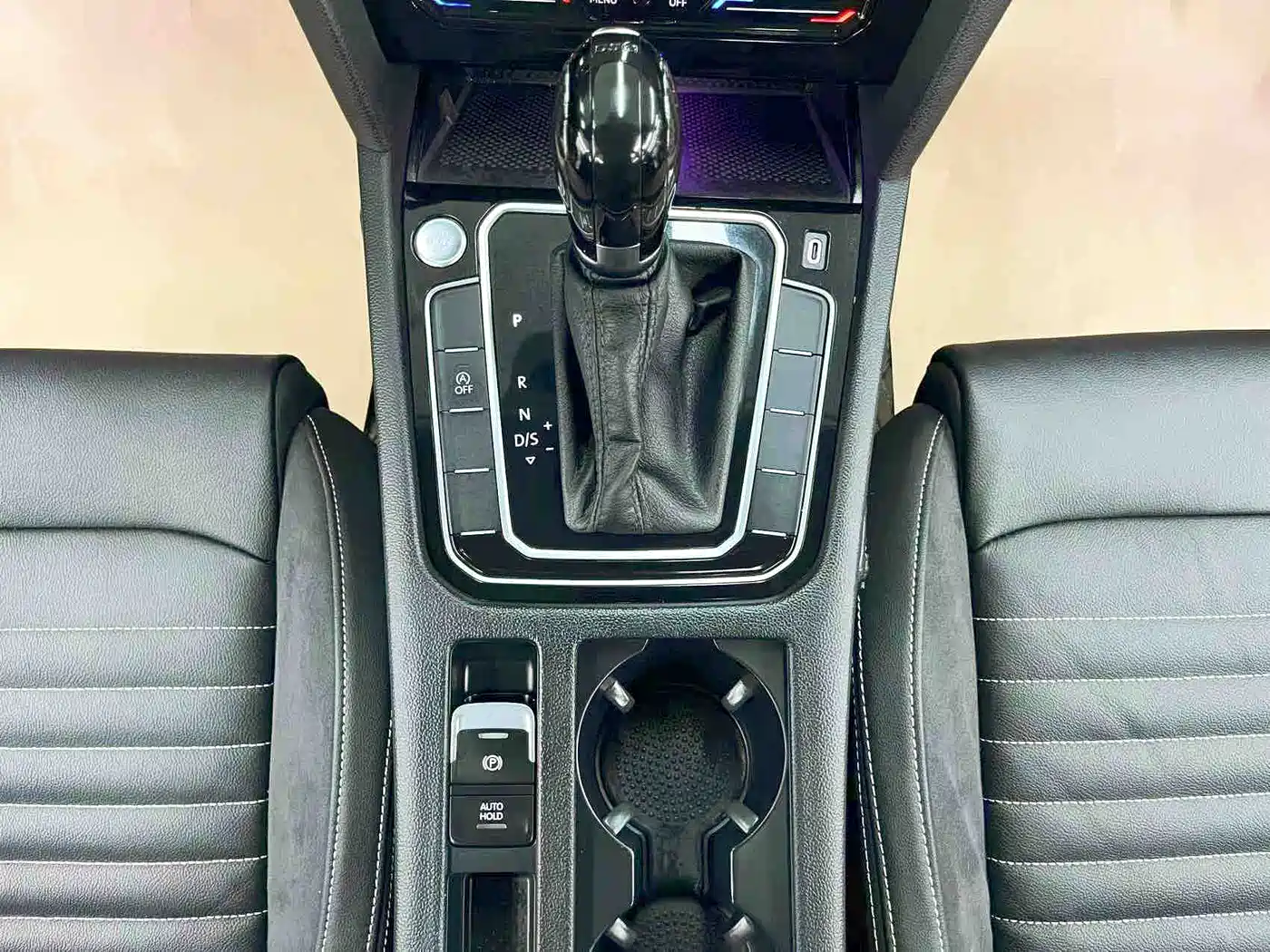 Volkswagen Magotan 2020 330TSI DSG Leading фото 10
