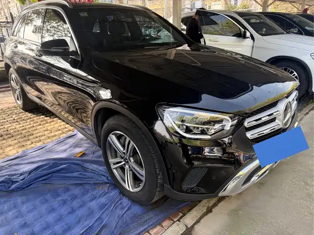 MERCEDES-BENZ GLC
