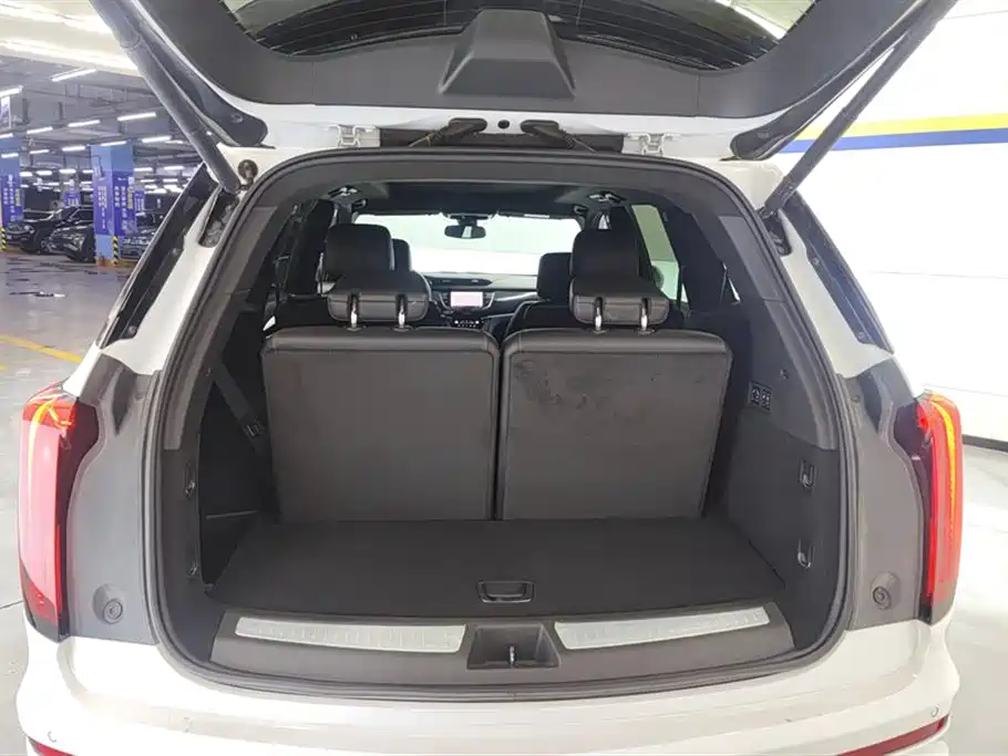 Cadillac XT6 2022 2.0T 6-Seater 2WD Luxury Edition фото 4