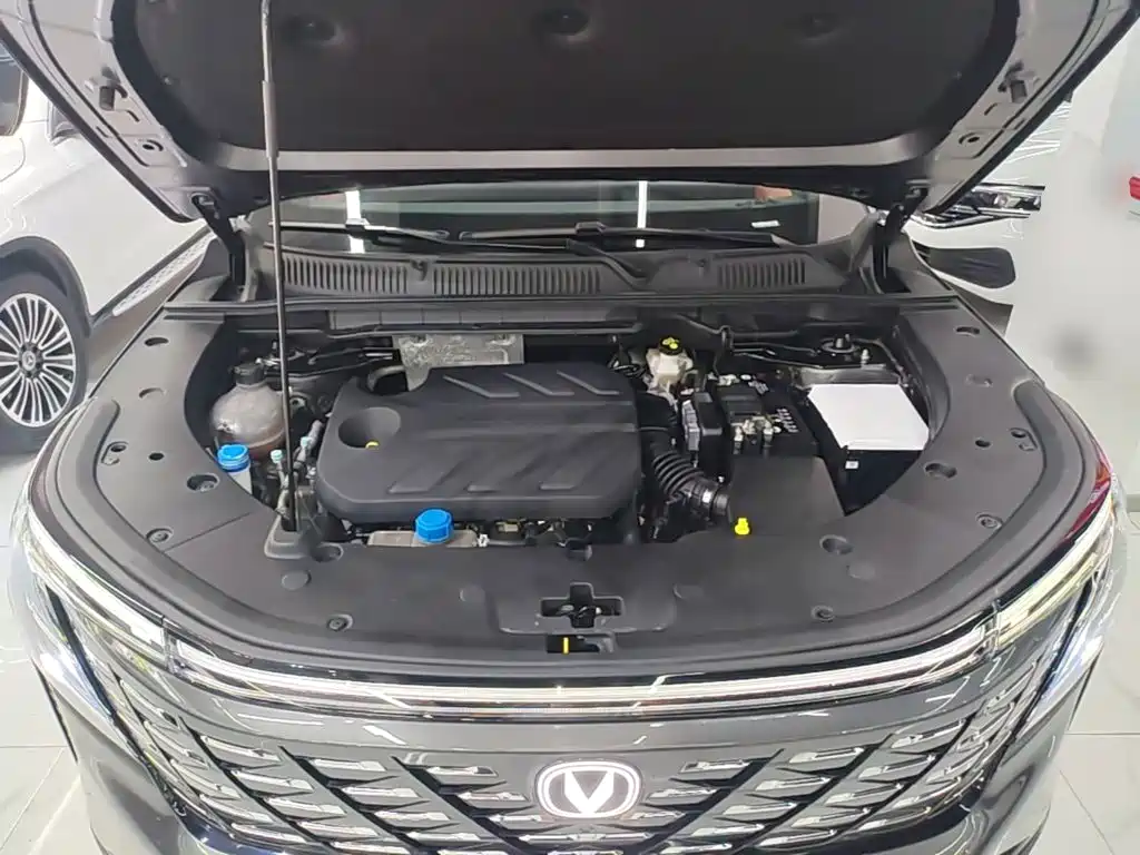 Фото 20 - Changan CS75 PLUS
