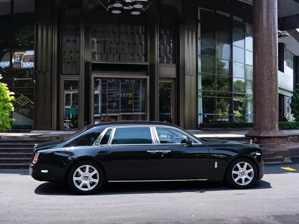 Фото 4 - Rolls-Royce Phantom