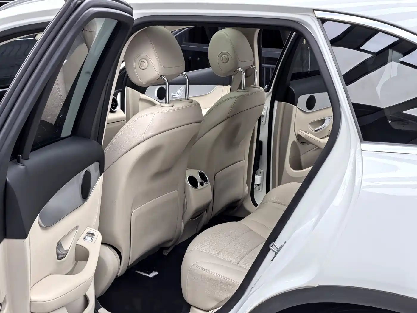 Mercedes-Benz GLC 2018 Facelift GLC 300 4MATIC Dynamic фото 6