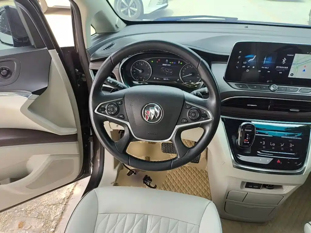 Фото 11 - Buick GL8