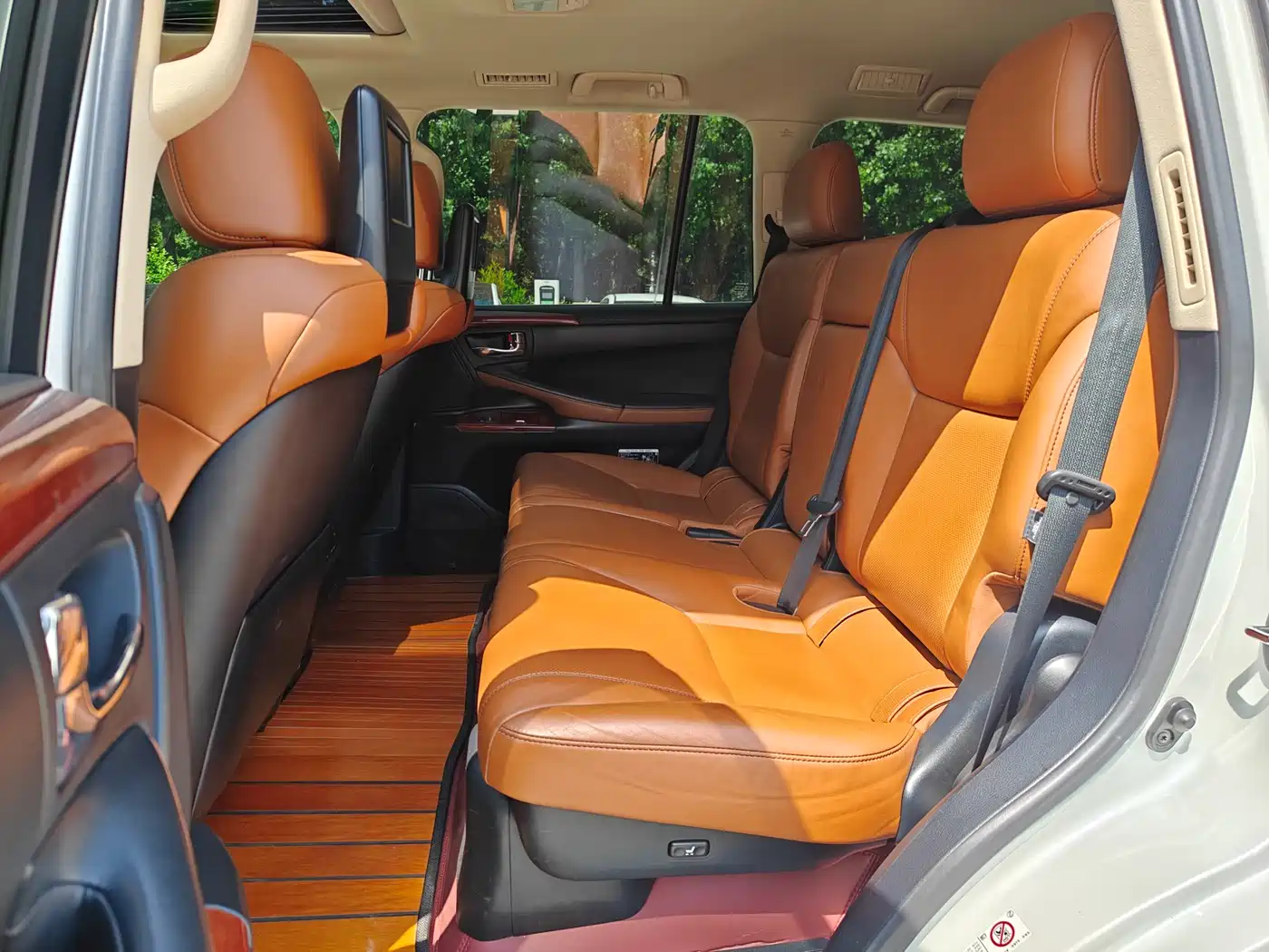 Lexus LX фото 7
