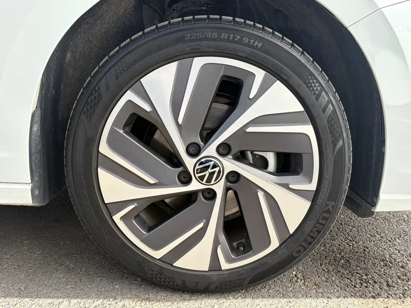 Volkswagen Bora 2023 300TSI DSG Premium Edition фото 14