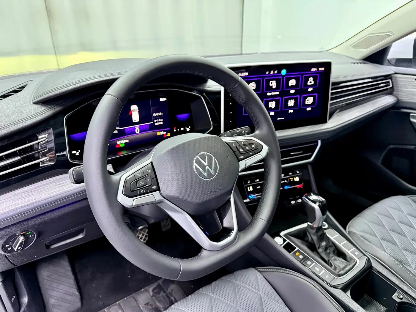 Volkswagen Sagitar 2023 Model Year 280TSI DSG Surpass Edition фото 9