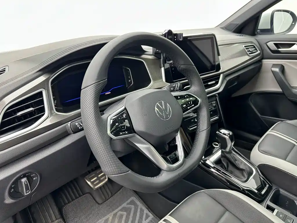 Photo 9 - Volkswagen T-ROC