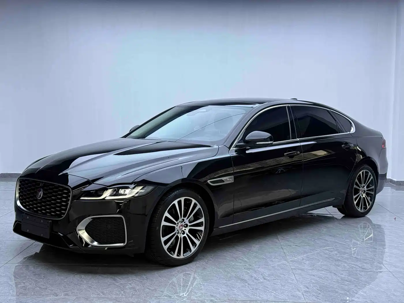Jaguar XFL 2023 Model XFL 2.0T P250 2WD Premium Luxury Edition