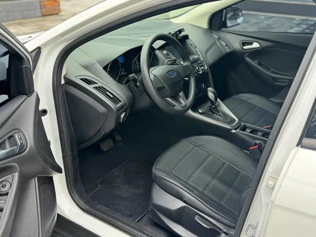Фото 7 - Ford Focus