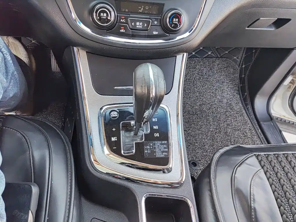 Baojun 560 2017 2016 1.8L iAMT Luxury