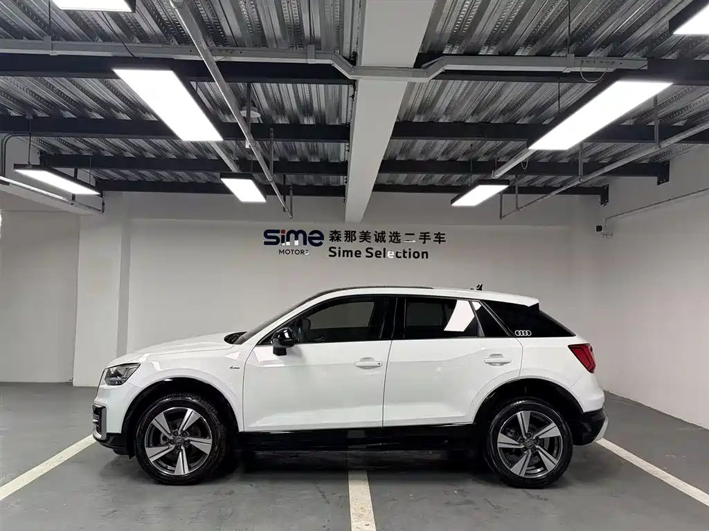 Audi Q2L 2020 35 TFSI Fashion Elegance Model фото 3