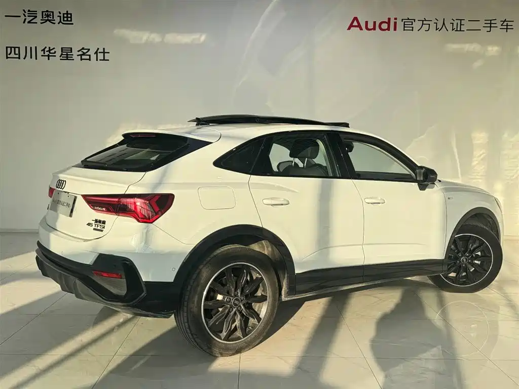 AUDI Q3 SPORTBACK