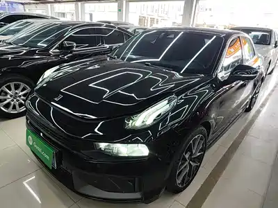 Lynk & Co 03