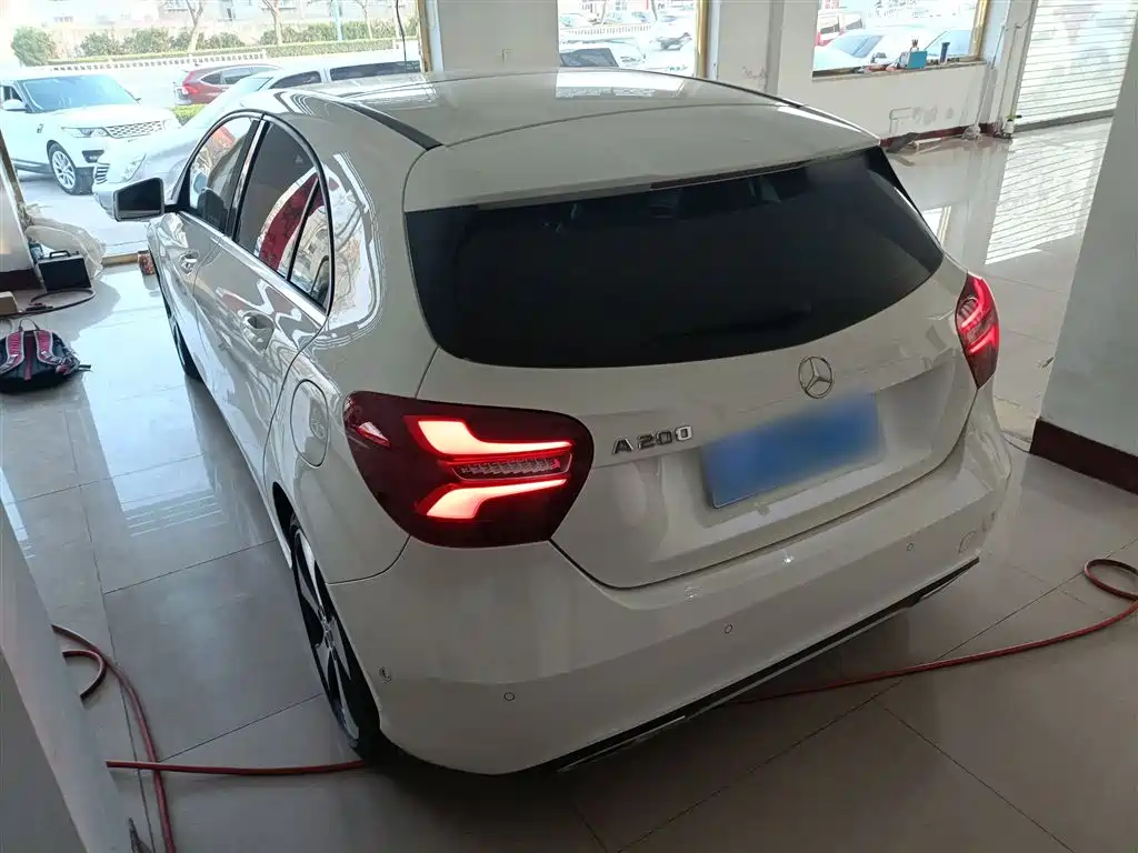 Mercedes-Benz A-Class (Import) 2018 A 200 Fashion фото 5