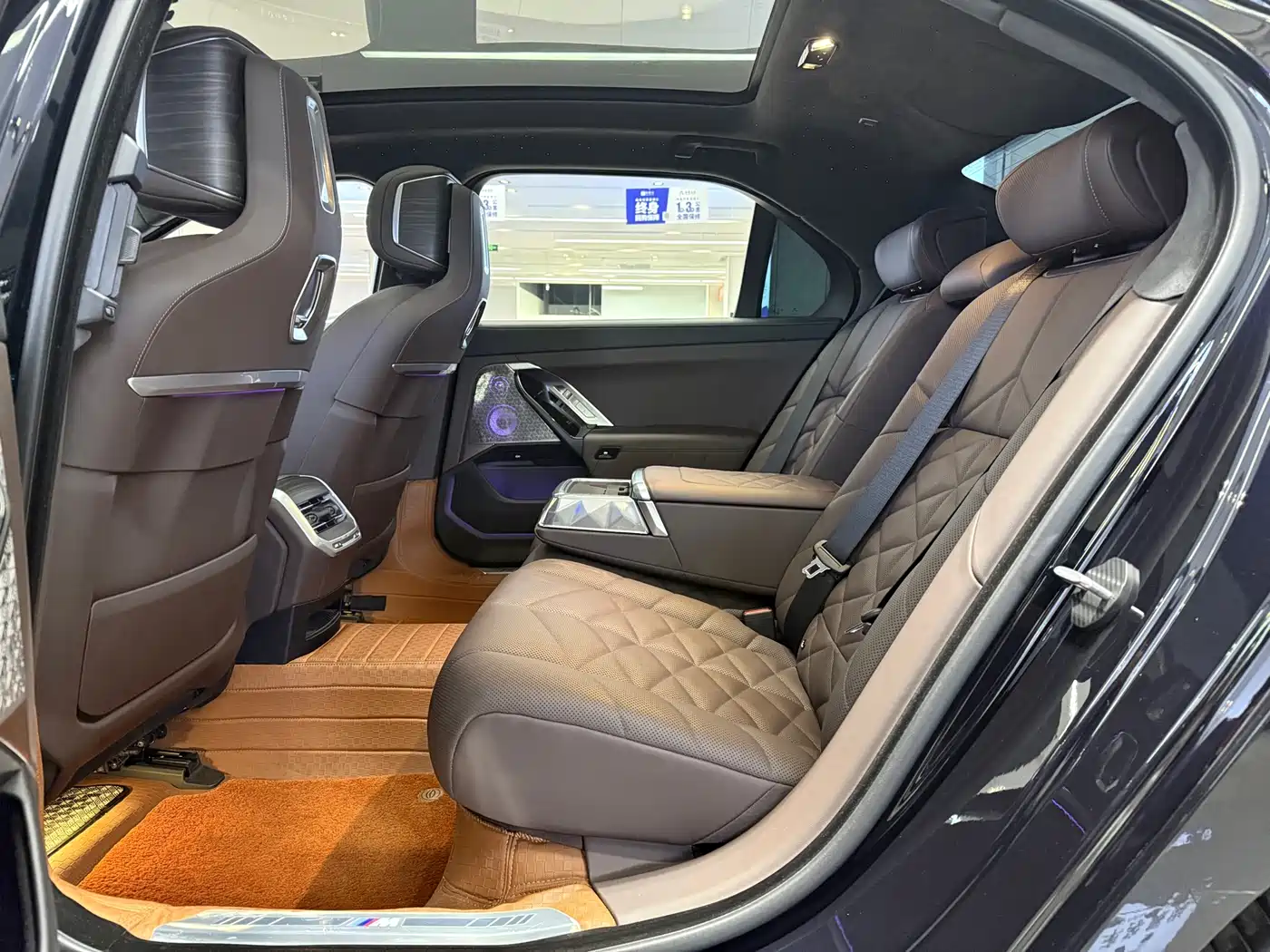 BMW 7 Series 2023 Model 740Li Leading M Sport Package фото 10
