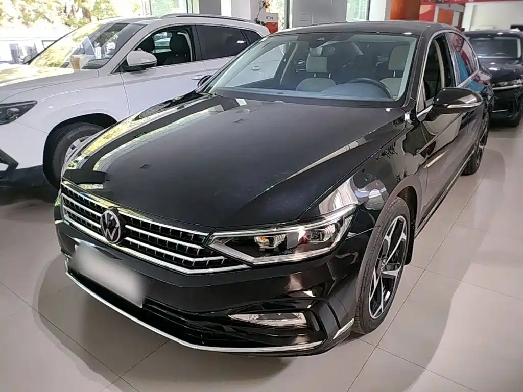 Volkswagen Magotan 2025 2025 Facelift II Public Edition 330TSI DSG Luxury
