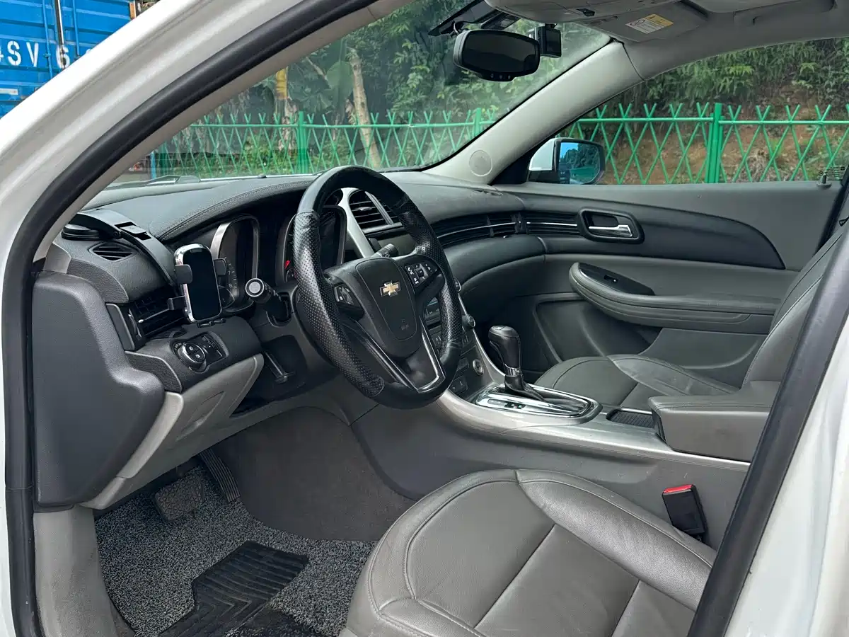 Chevrolet Malibu 2014 2.0L Automatic Luxury фото 4
