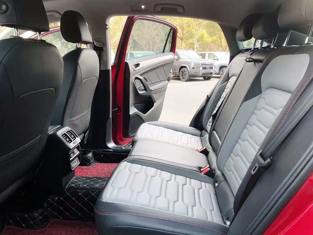 VOLKSWAGEN TIGUAN X