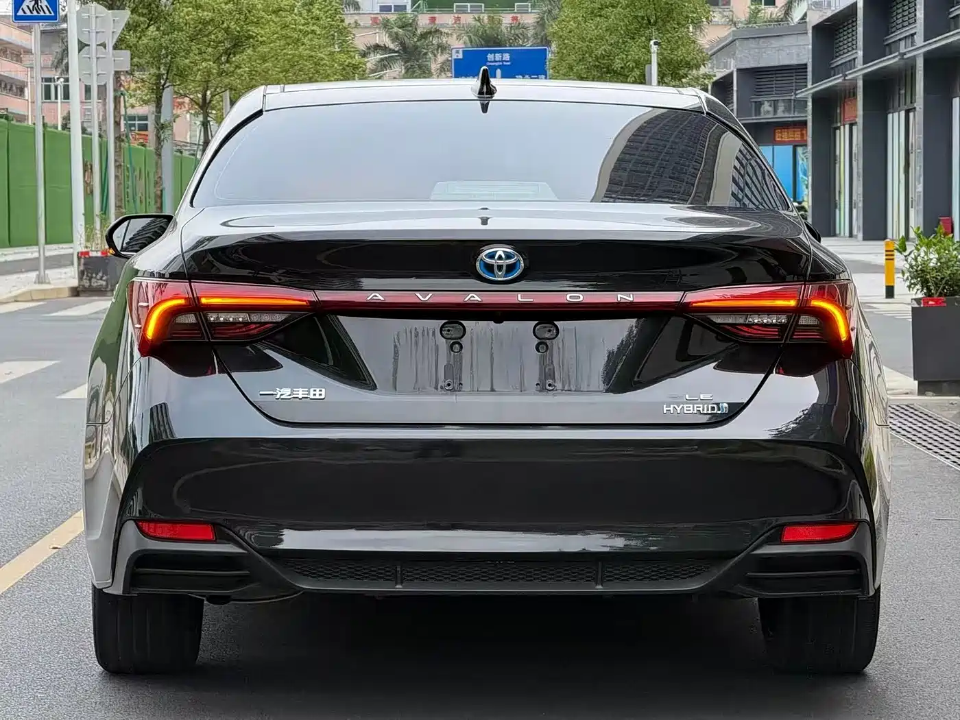 Фото 9 - Toyota Avalon