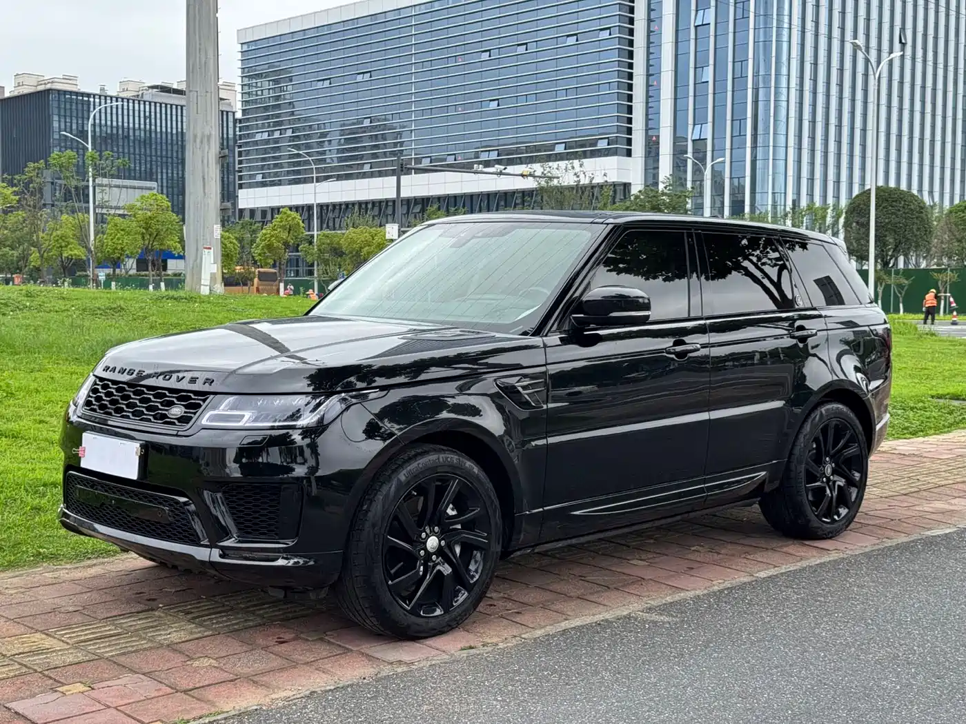 Land Rover Range Rover Sport 2020 3.0 L6 HSE DYNAMIC фото 3