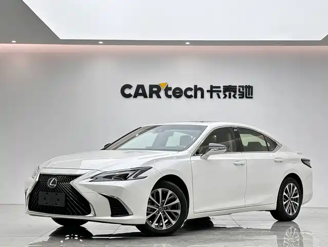 Lexus ES 2025 200 Ultimate Edition — фото 1