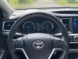 Фото 9 - Toyota Highlander