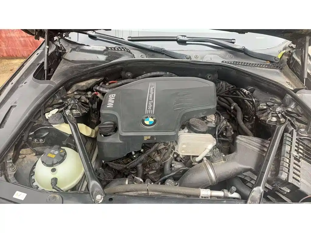 Photo 3 - BMW 5 Series