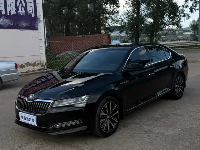 Škoda Superb 2023