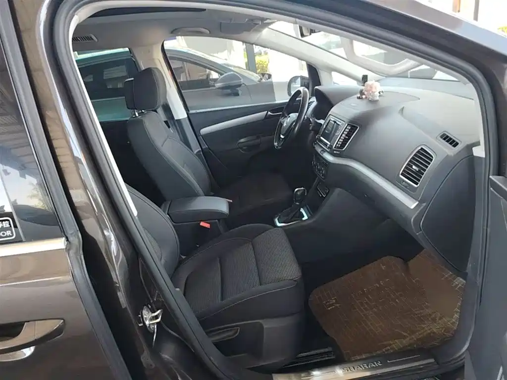 Volkswagen Sharan 2016 380TSI Comfort 7-seater фото 25