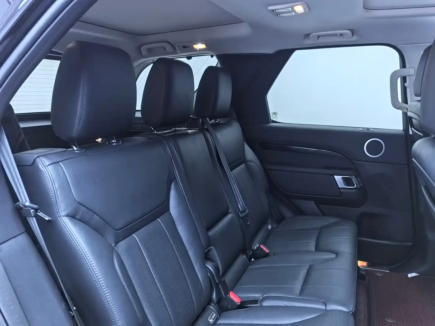 Land Rover Discovery 2018 3.0 SC V6 SE фото 14