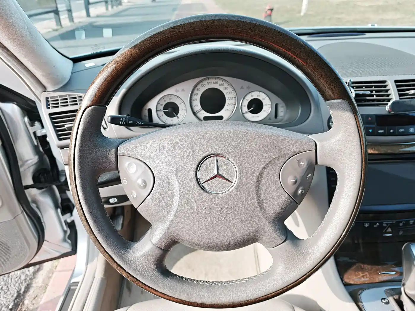 Mercedes-Benz E-Class 2005 E 280 фото 6