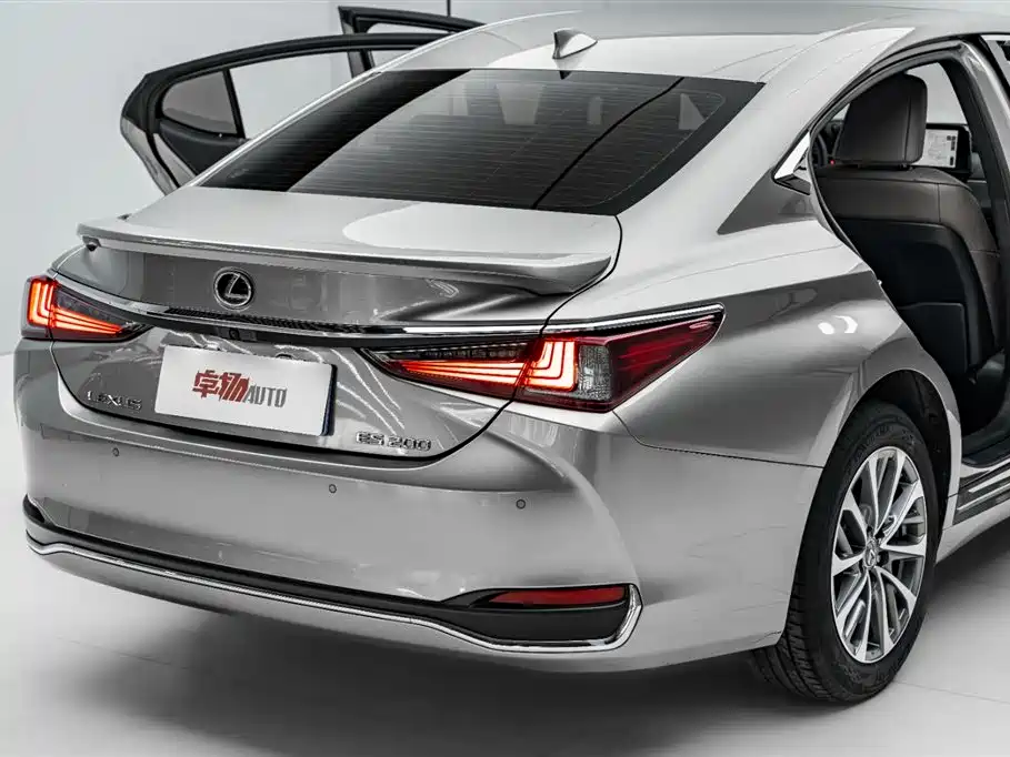 Lexus ES 2022 200 Excellence Edition фото 40