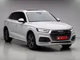 Photo 2 - Audi Q5L