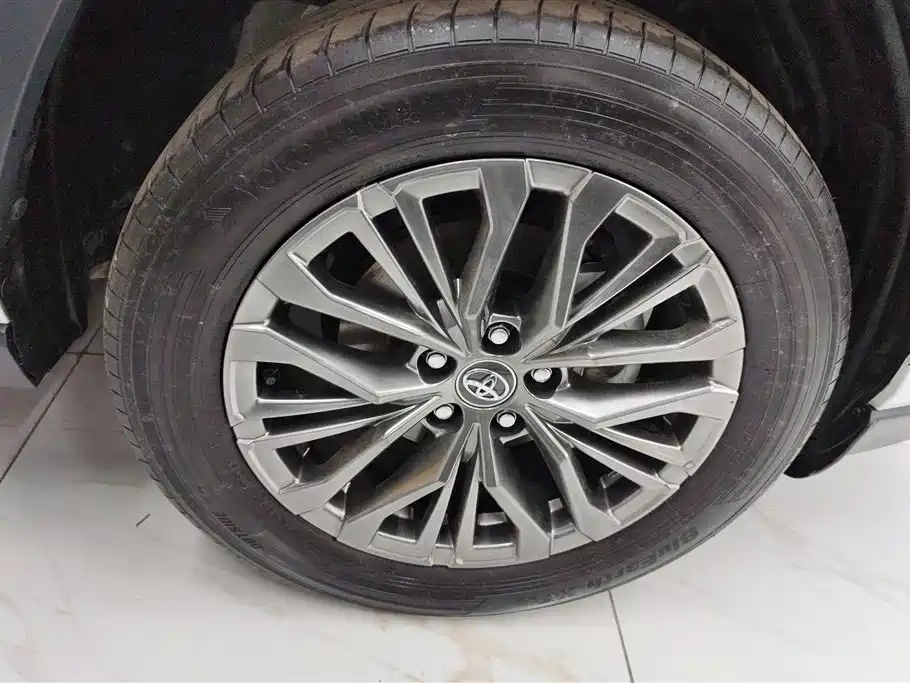 Toyota Wildlander 2023 2.0L CVT FWD Luxury PLUS фото 6