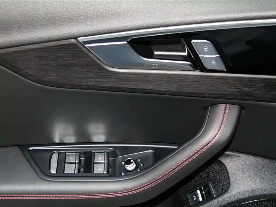 Audi A4L 2025 2 Million Celebration Edition 40 TFSI Luxury Dynamic фото 24