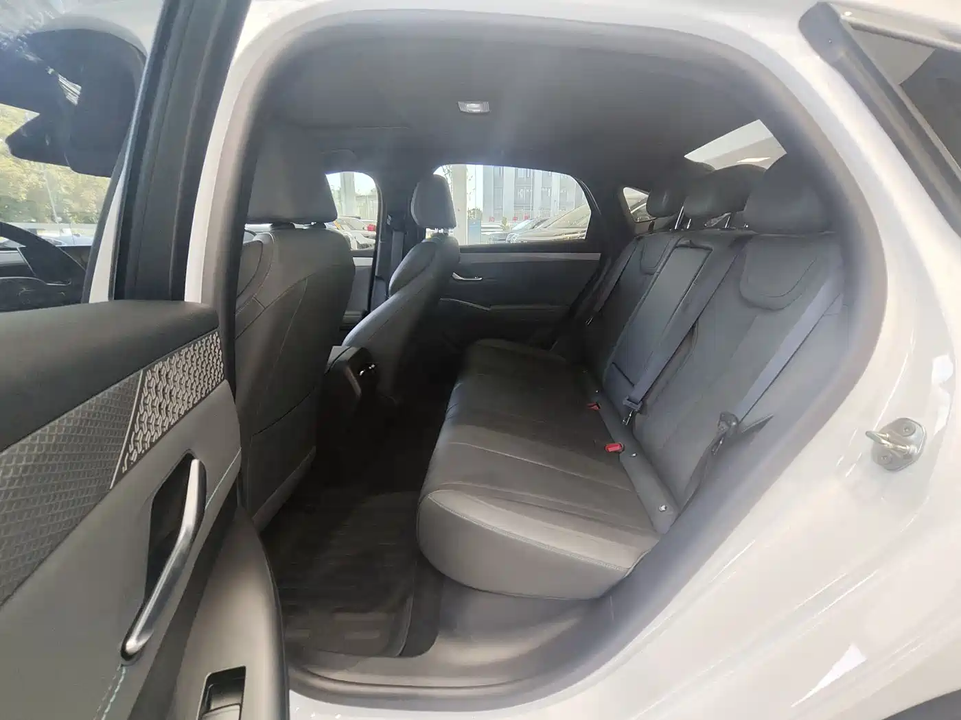 BYD Qin PLUS 2025 DM-i Smart Drive Edition 120KM Surpassing Type фото 11