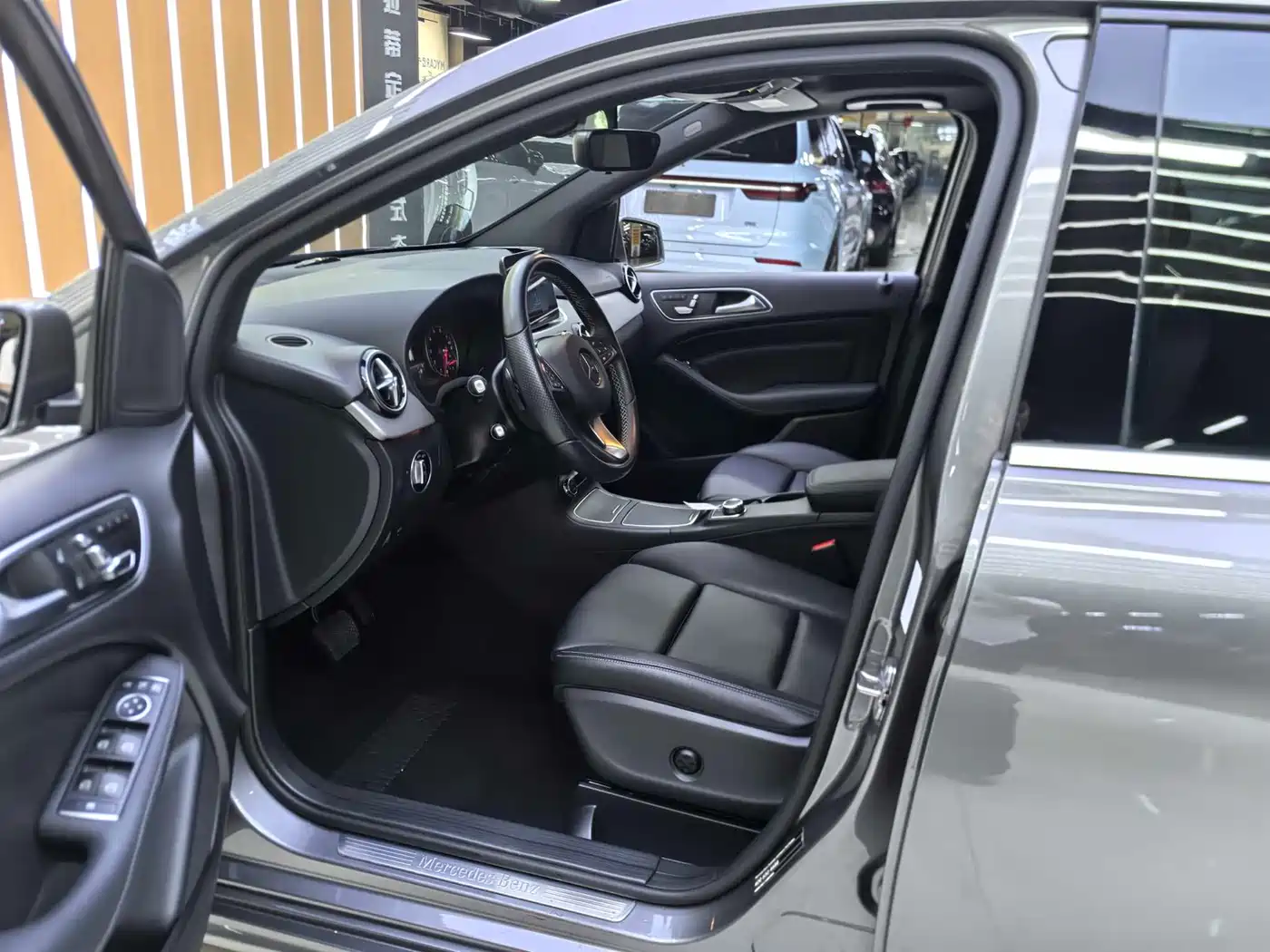Mercedes-Benz B-Class 2019 B 200 Fashion фото 4