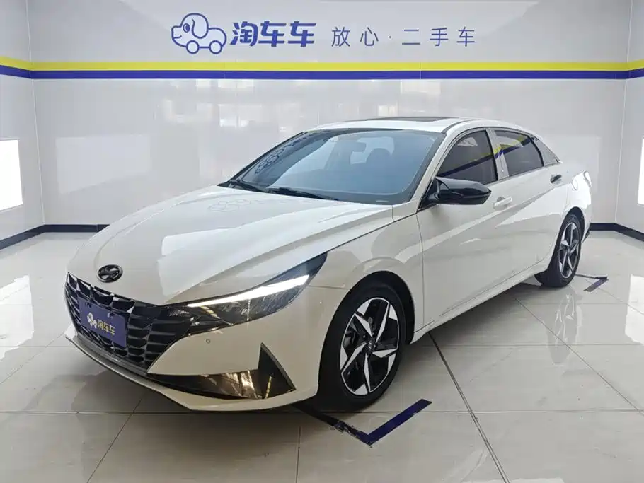 Hyundai Elantra 2021 1.5L CVT LUX Premium Edition
