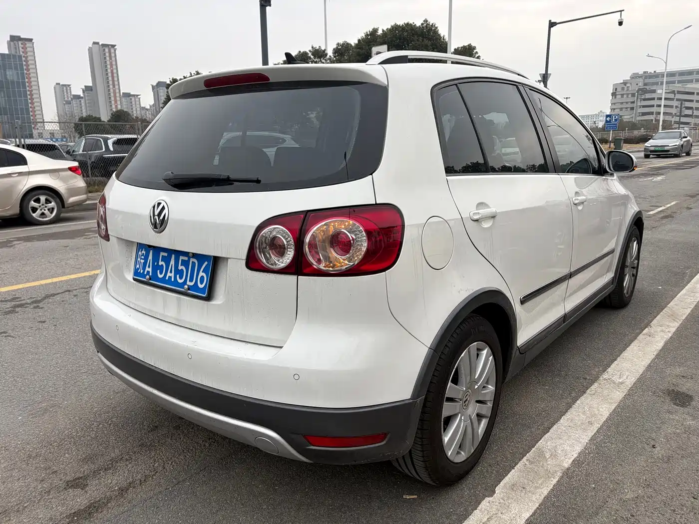 Volkswagen Golf (Import) 2011 1.4TSI Cross Golf фото 7