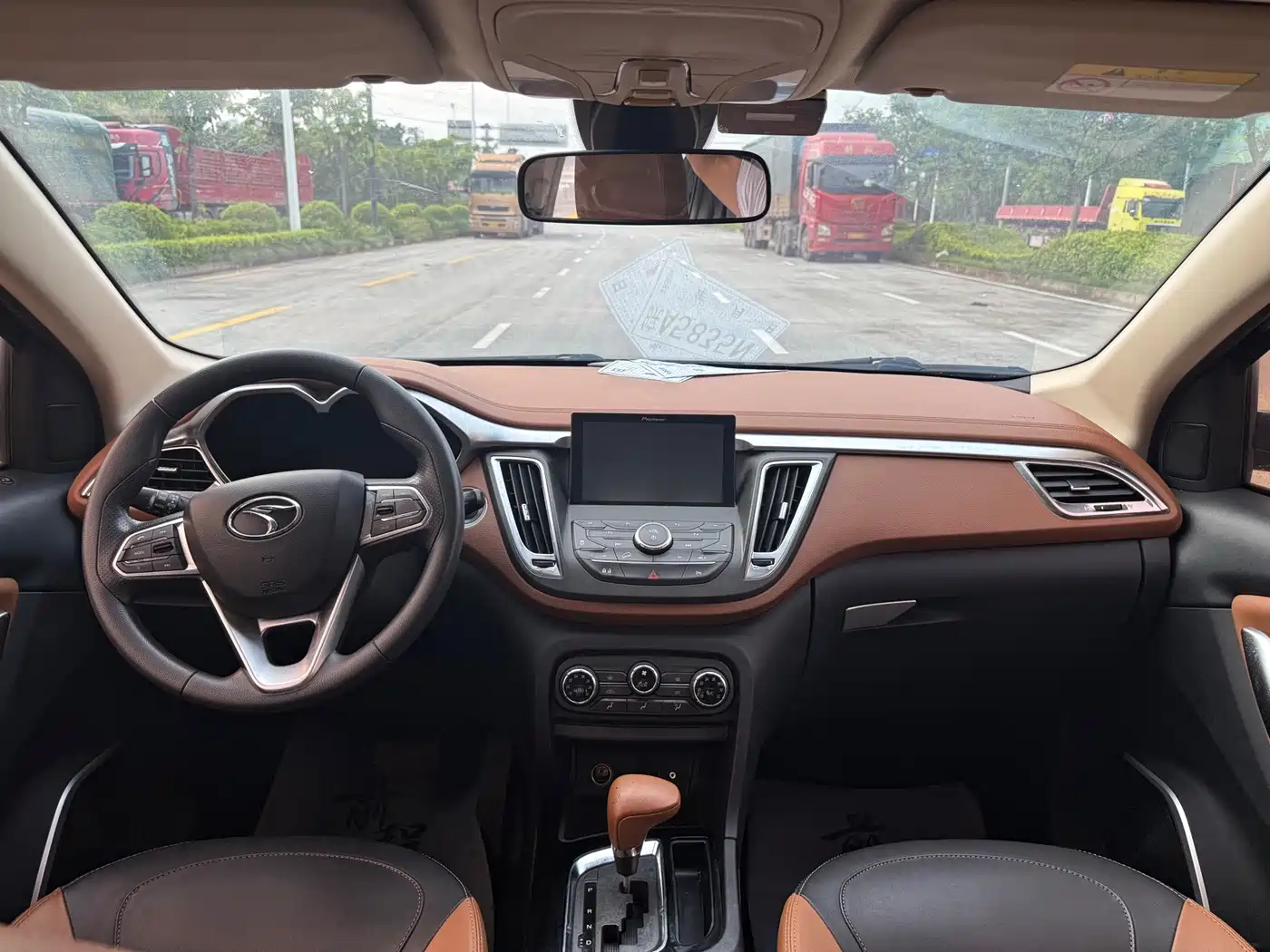 Soueast DX7 2017 2017 1.5T Automatic Glory Edition