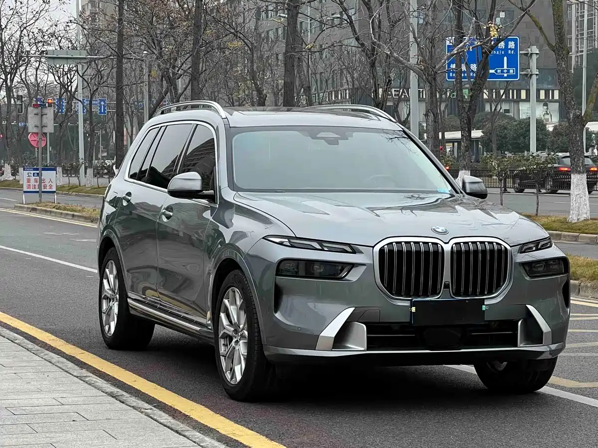 BMW X7 2023 xDrive40i Leading Luxury Package фото 2