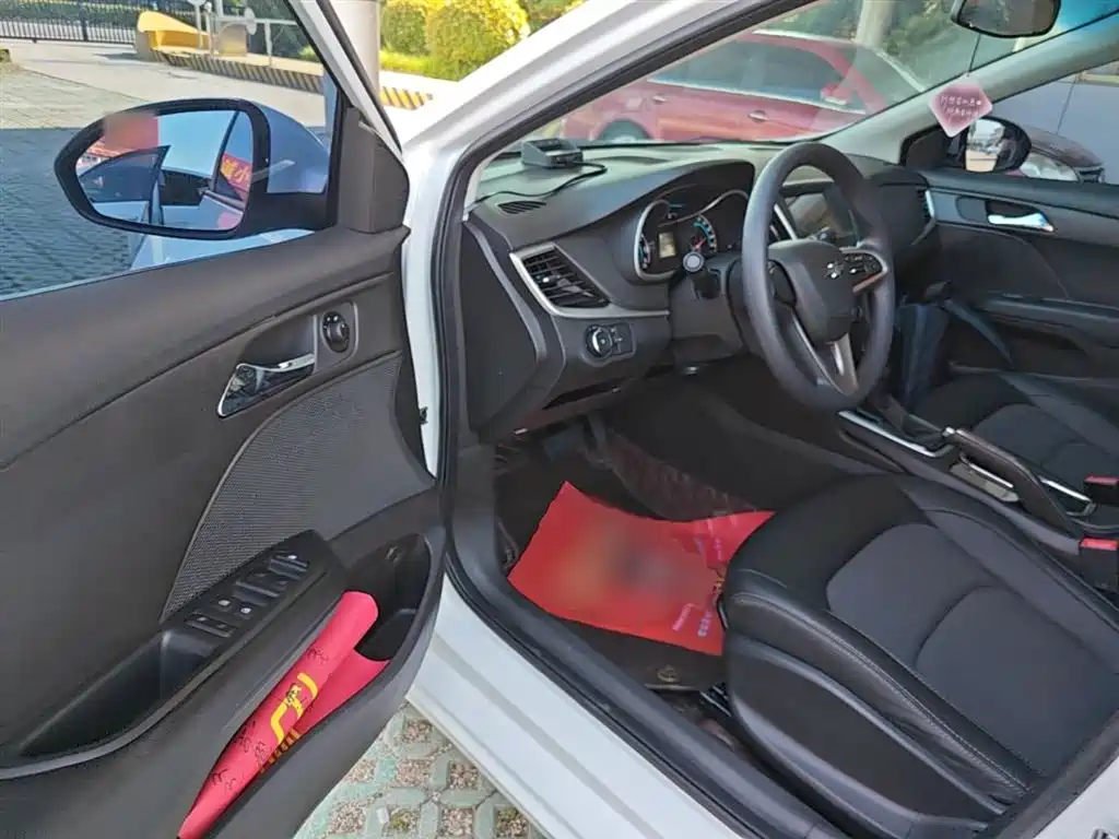 Chevrolet Cavalier 2019 320 Automatic Joy Edition фото 16