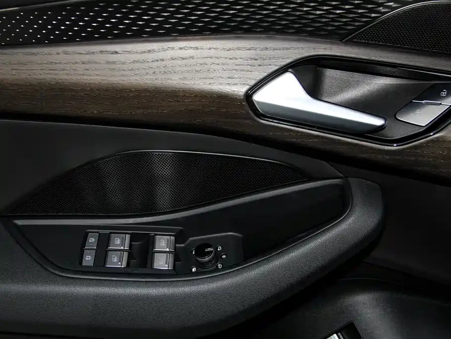 Audi Q6 2024 2024 40 TFSI quattro Cloud View Yulin Package 7-seater