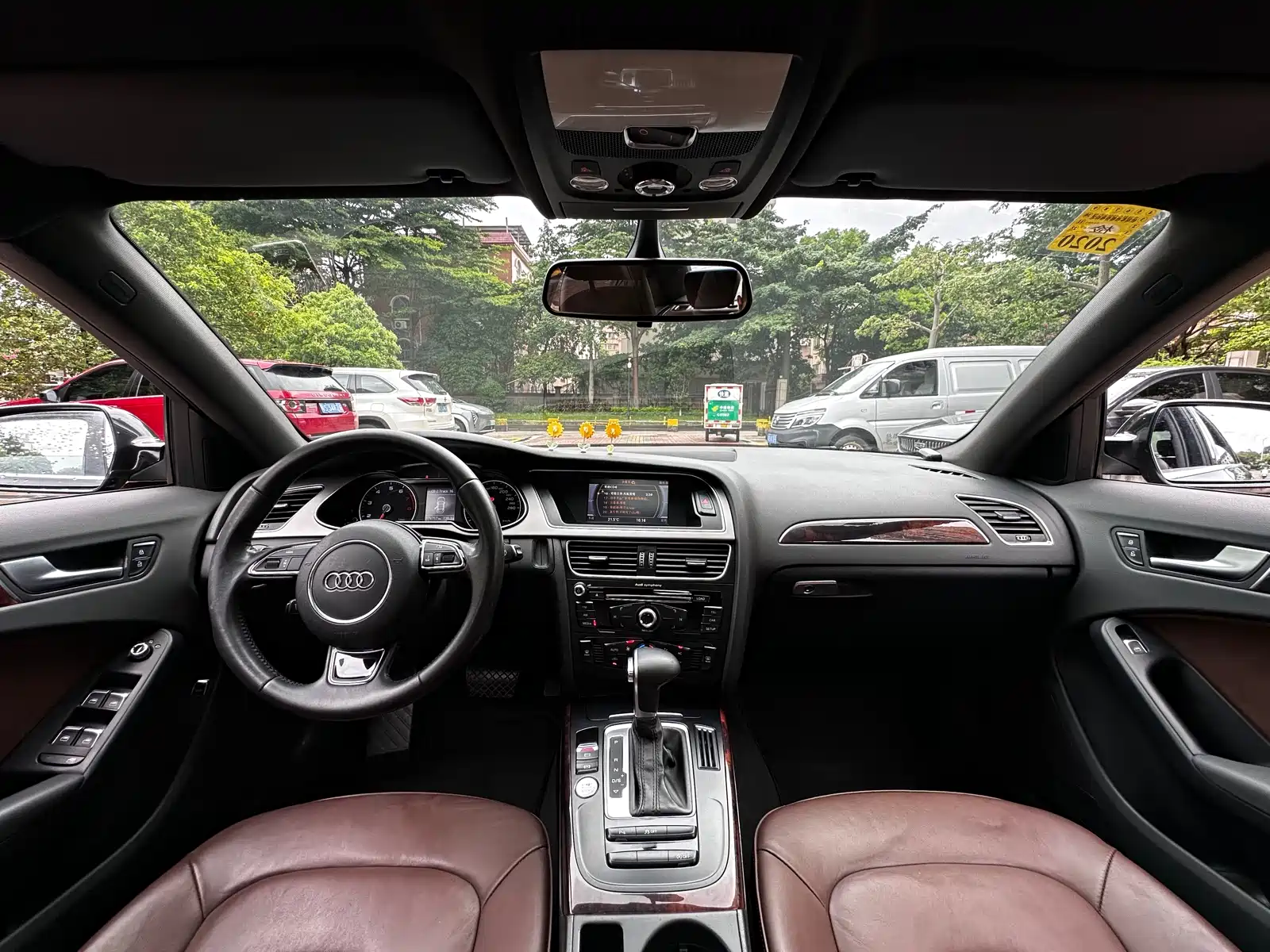 Фото 16 - Audi A4L