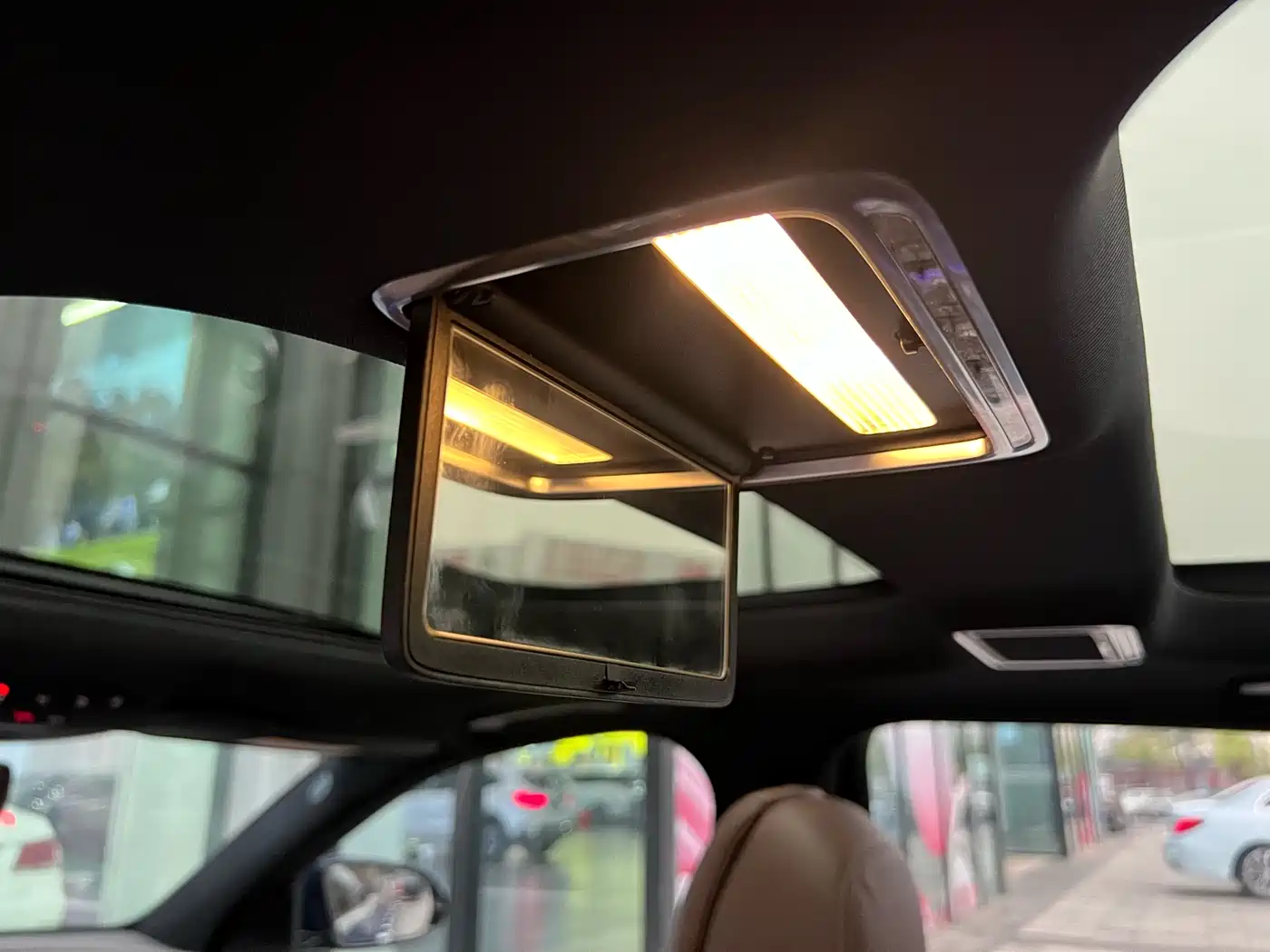 Mercedes-Benz E-Class 2023 E 300 L Sport Luxury фото 28