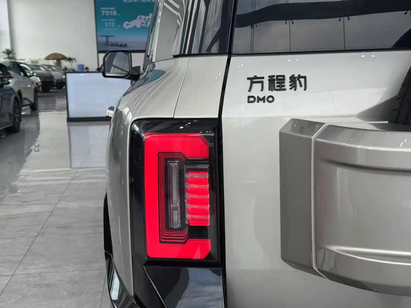 Fang Cheng Bao Leopard 8 2025 2025 Zhiyong Flagship 6-Seater