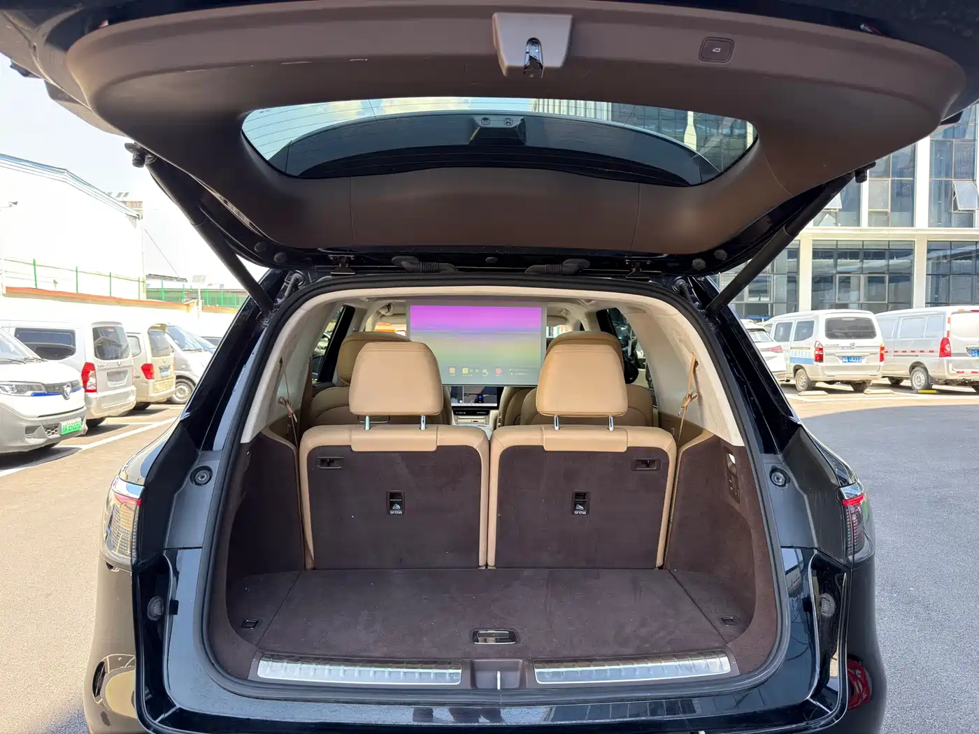 AITO Wenjie AITO M8 2025 Extended Range Ultra 53.4kWh 6-Seater фото 19