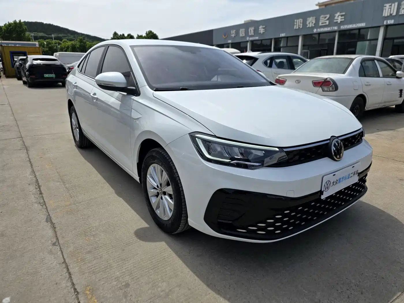 Volkswagen Lavida 2023 New Sharp 1.5L Auto Premium Edition фото 3