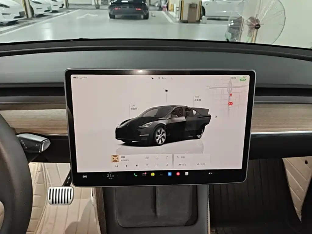 Фото 13 - Tesla Model Y