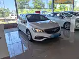 Photo 22 - Buick Verano